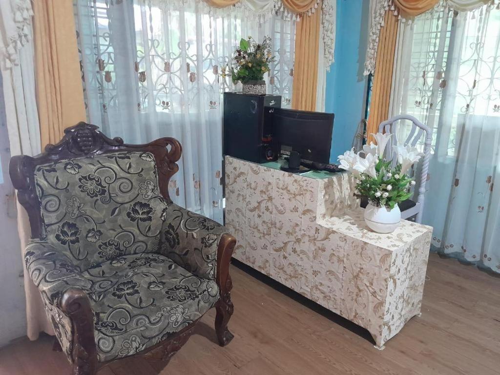 Oyo 91477 Fazira Home Stay Syariah Sibolga المظهر الخارجي الصورة
