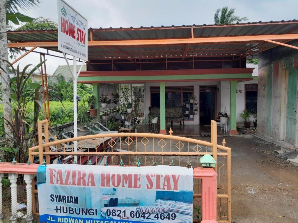 Oyo 91477 Fazira Home Stay Syariah Sibolga المظهر الخارجي الصورة