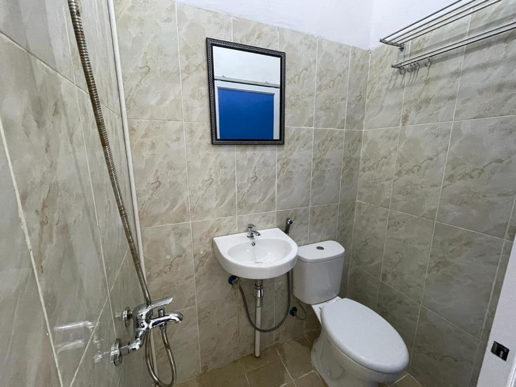 Oyo 91477 Fazira Home Stay Syariah Sibolga المظهر الخارجي الصورة